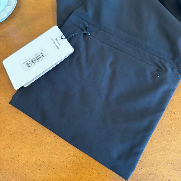 Stio Fernos Insulated Scarf - Abyss (Black) - Lightweight & Warm - Picture 4 of 5